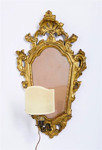Paire de petits miroirs dorés avec abat-jour